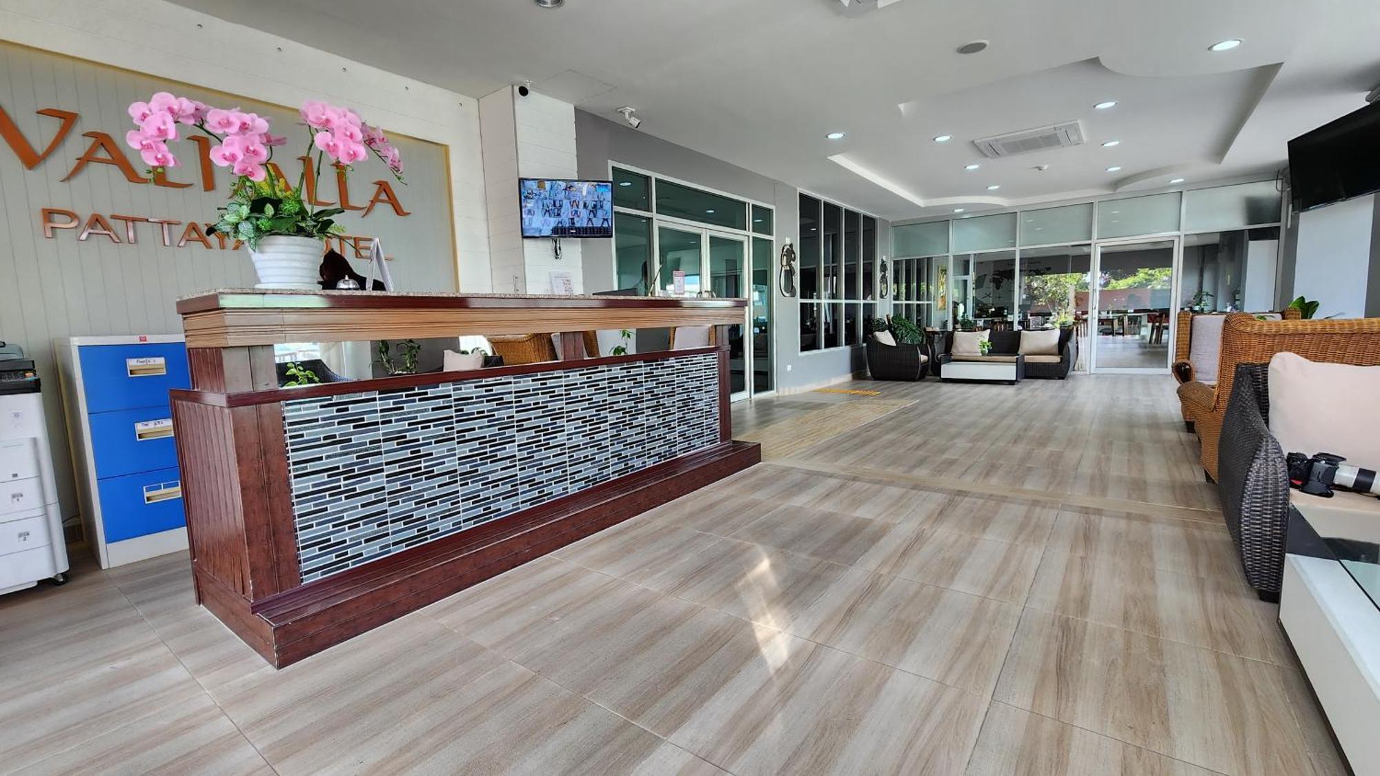 Valhalla Pattaya Hotel Bãi biển Jomtien Ngoại thất bức ảnh