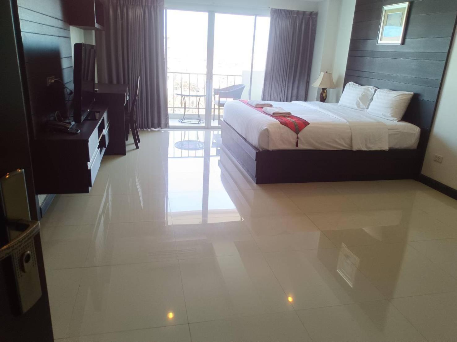 Valhalla Pattaya Hotel Bãi biển Jomtien Ngoại thất bức ảnh